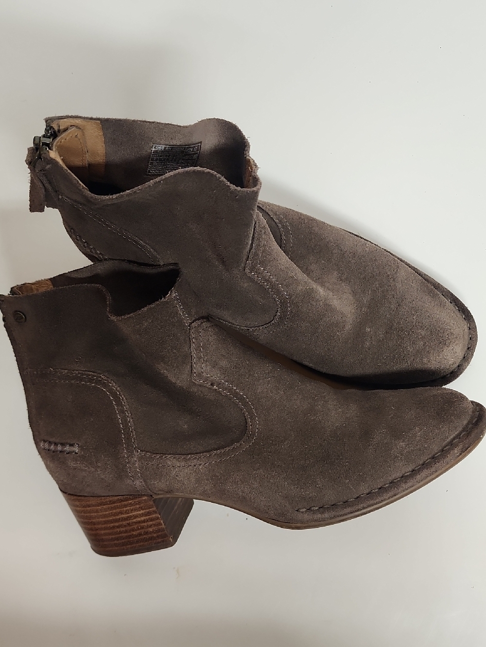 UGG Chocolate Brown Western Style Suede Ankle Booties with Stacked Heel Size 8